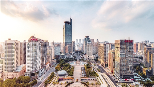 李克強：培育壯大市場主體 激發(fā)市場活力和社會創(chuàng)造力